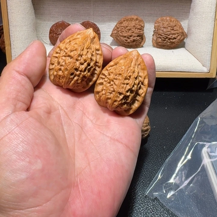 文玩核桃把件长治鸡心