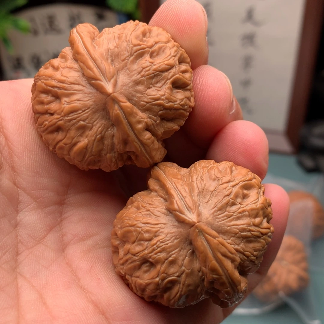 看***界把件文玩核桃元宝裂39