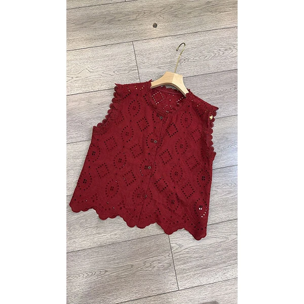 夏款领口袖口拼蕾丝镂空花边下摆定位花纹上衣 2027