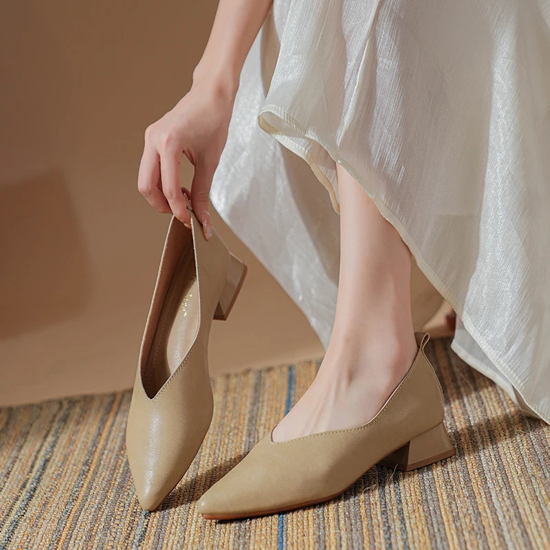 法式时尚百搭低跟粗跟新款法式尖头浅口高跟鞋优雅简约女士高跟鞋
