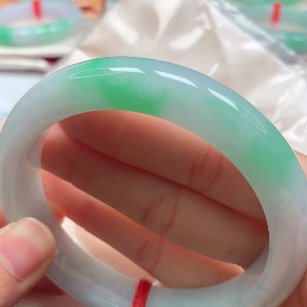 翡翠未镶嵌手镯冰胶润白底青阳绿6263