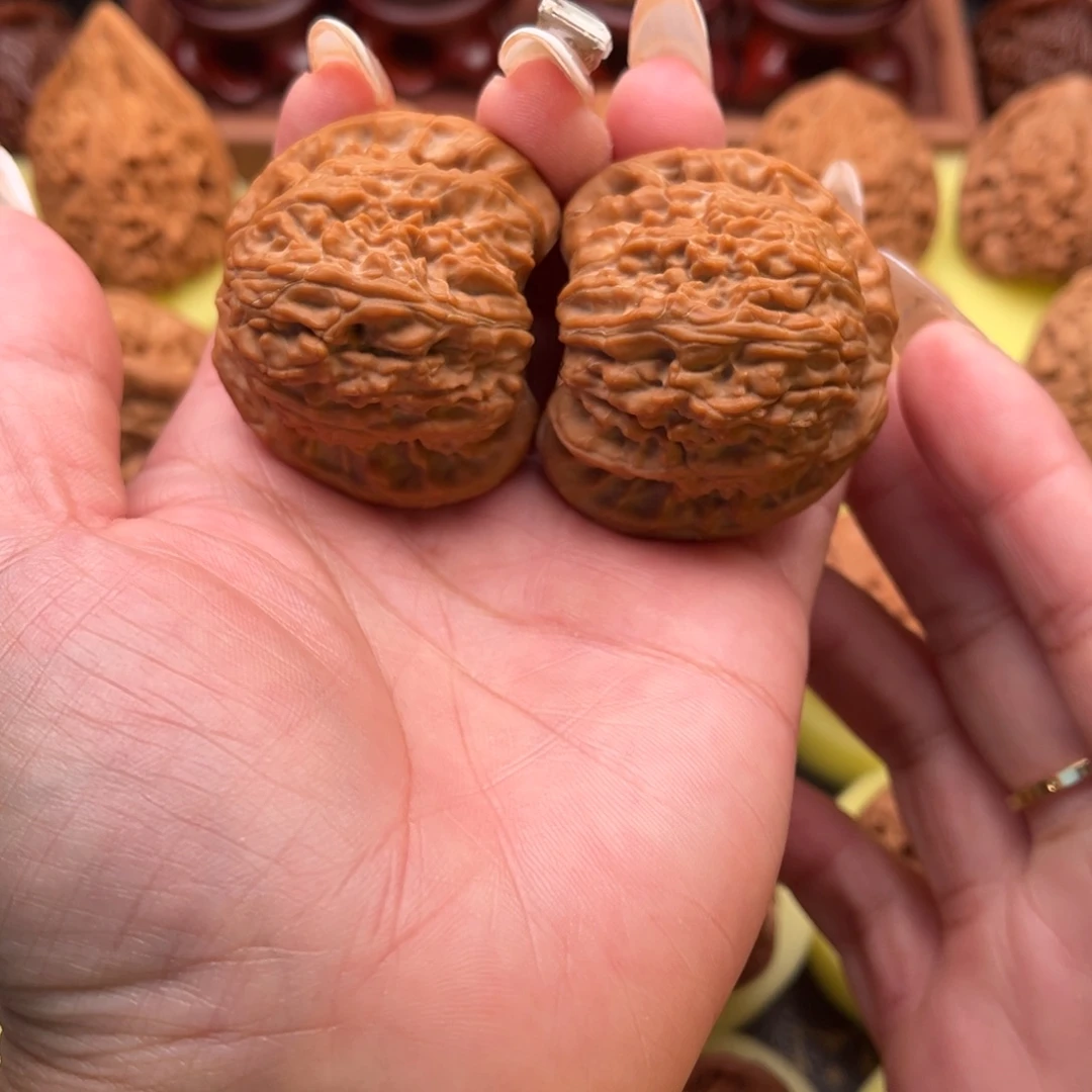 一***样把件文玩核桃44全品球白毕业对