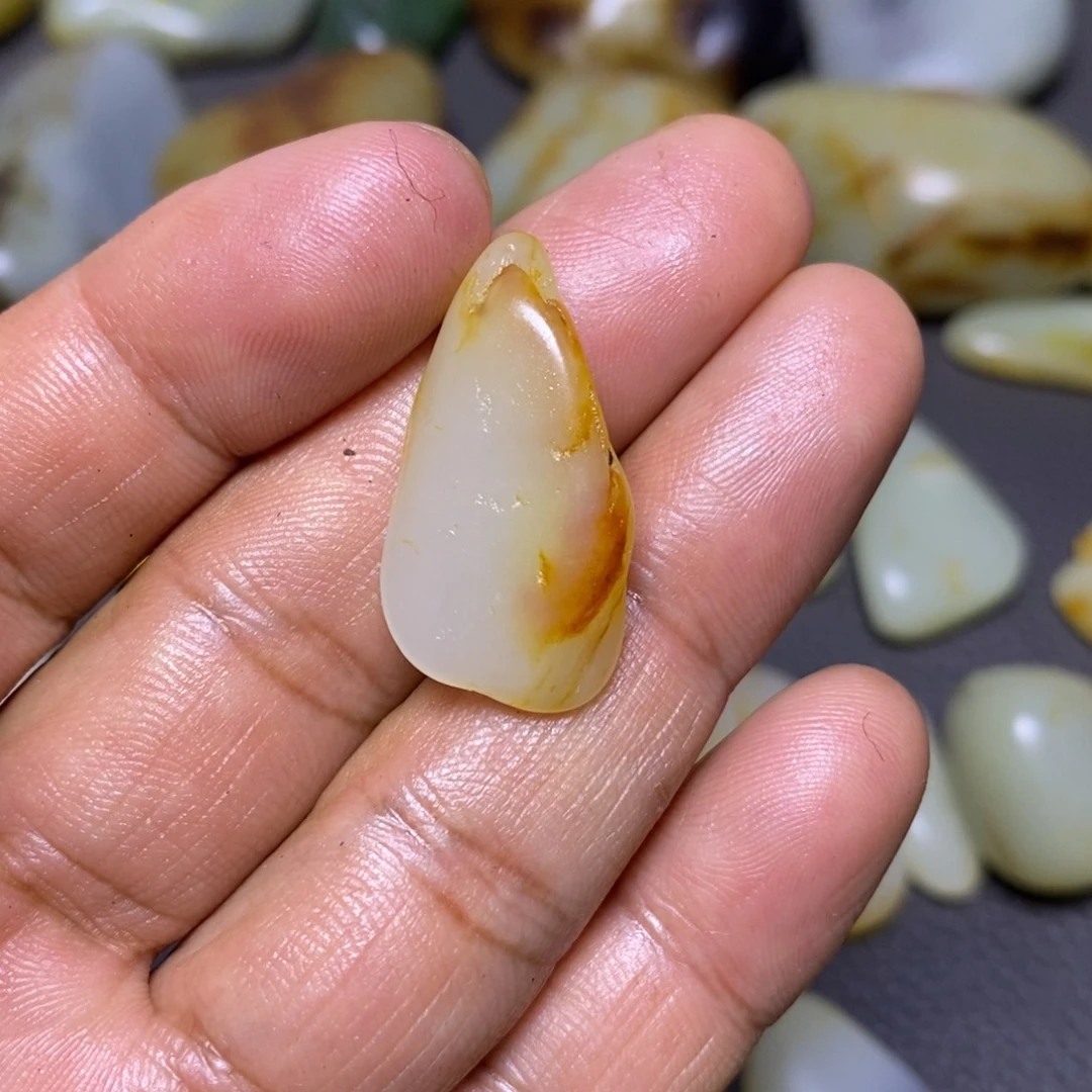 和田玉（糖玉）未镶嵌挂件