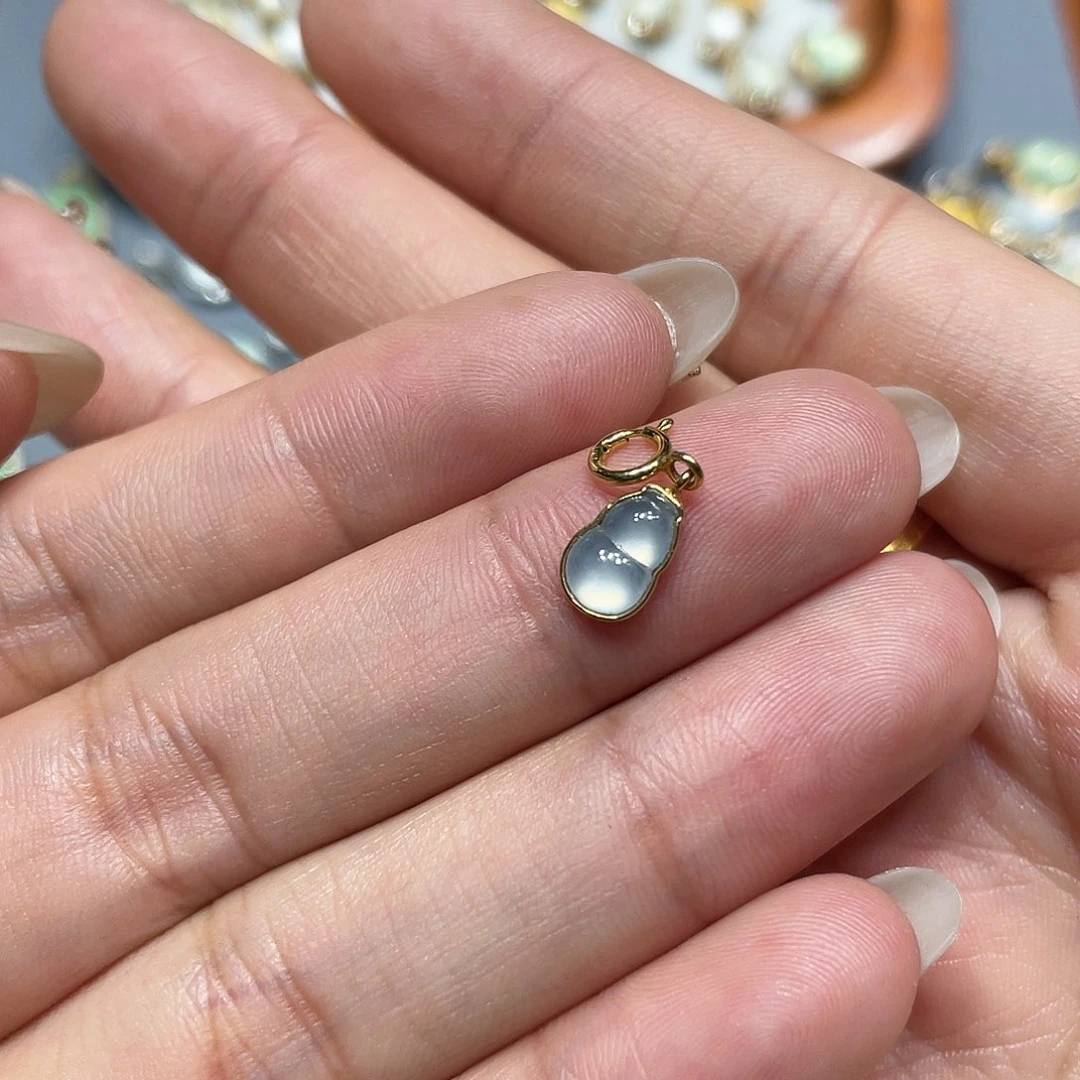 翡翠吊坠(不含链)18K金镶嵌