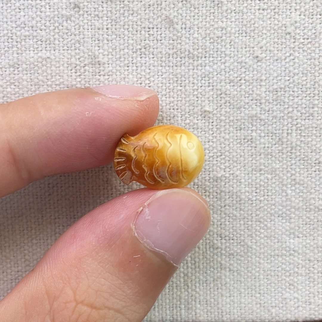 琥珀未镶嵌珠宝奇石鱼儿