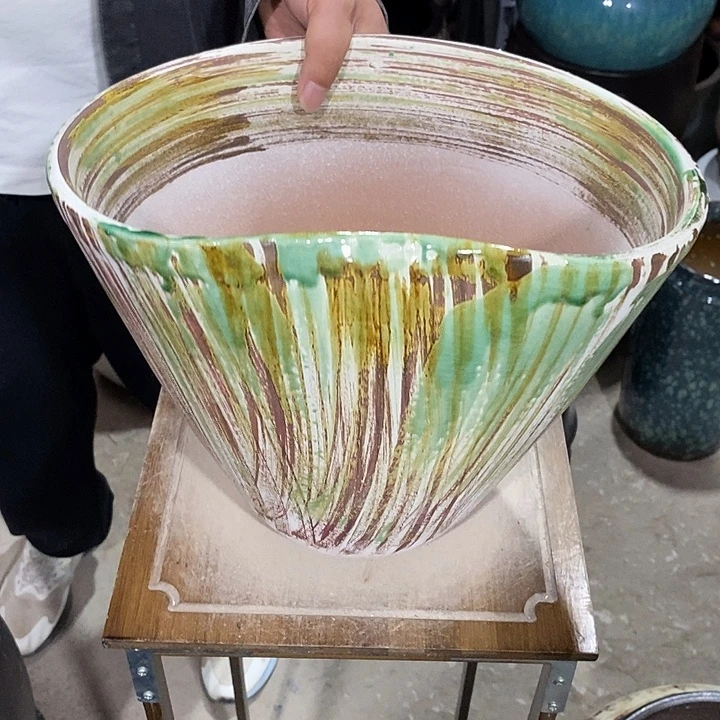 花盆紫砂口34高度25绿色条纹………