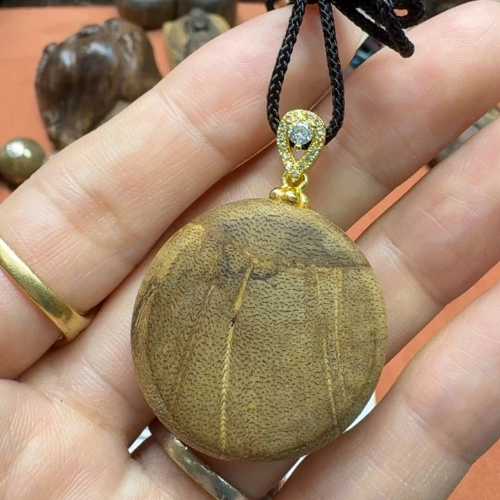 大叶紫檀（黑酸枝木类）