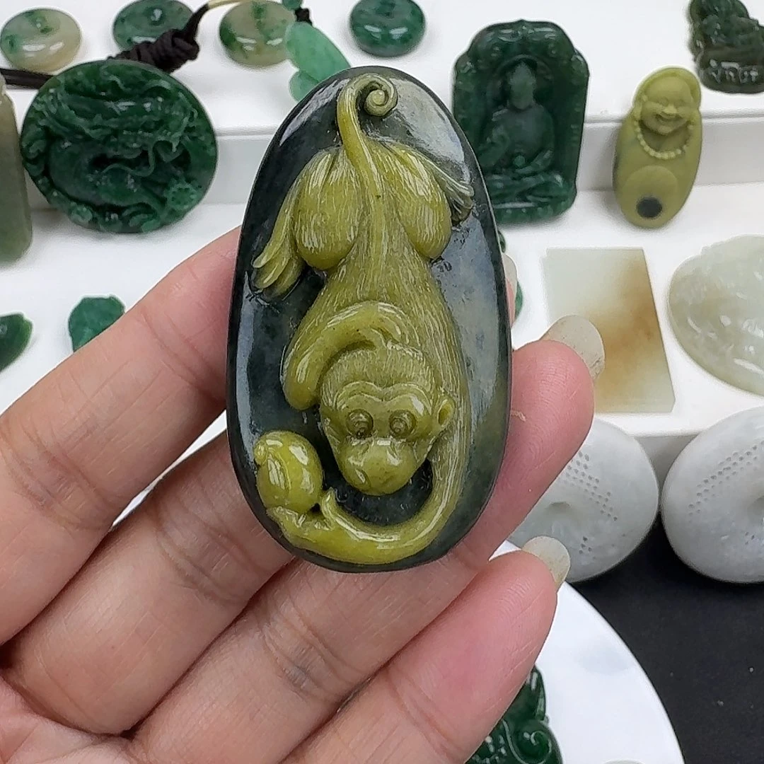 独山玉未镶嵌颈饰