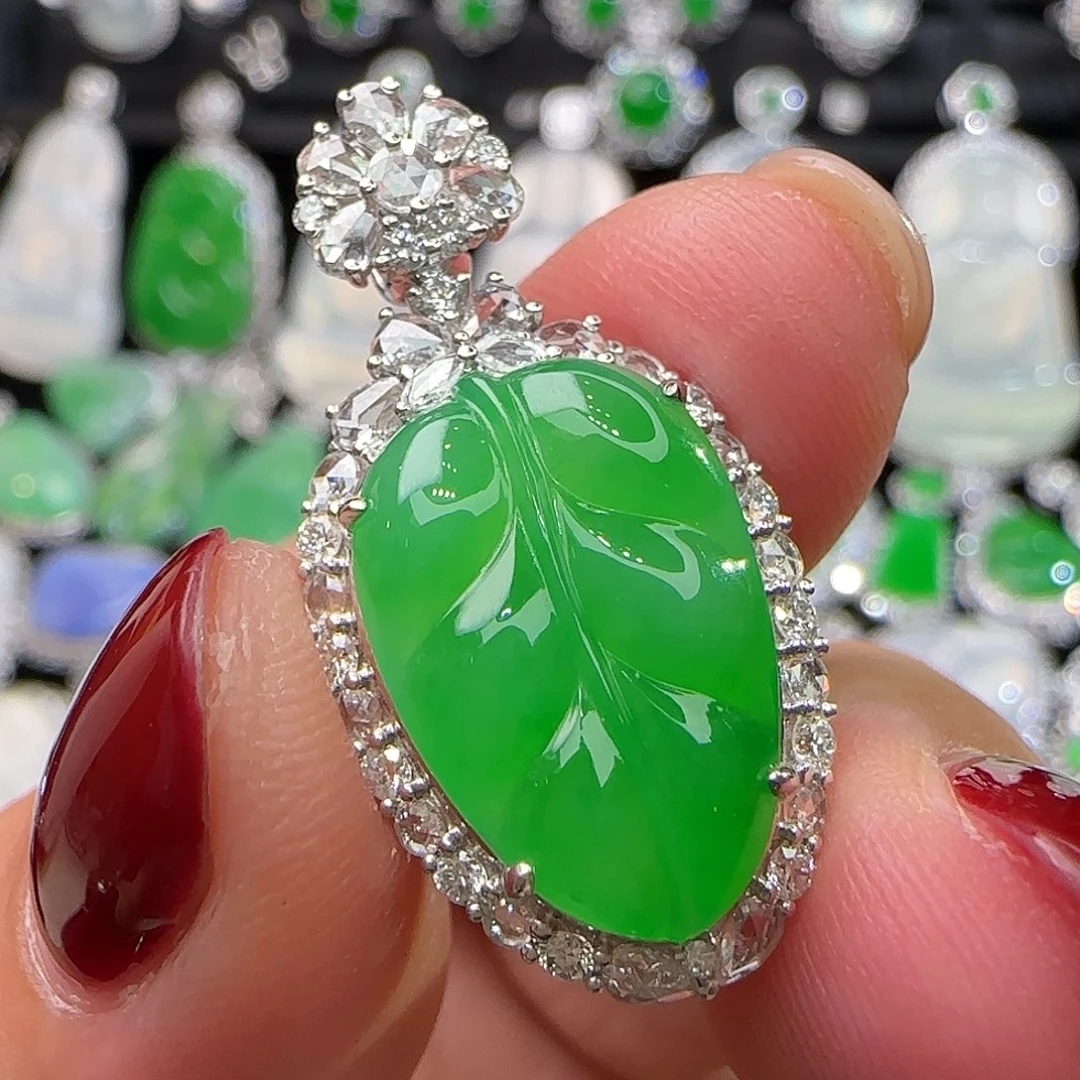 颈饰18K金镶嵌翡翠天然翡翠