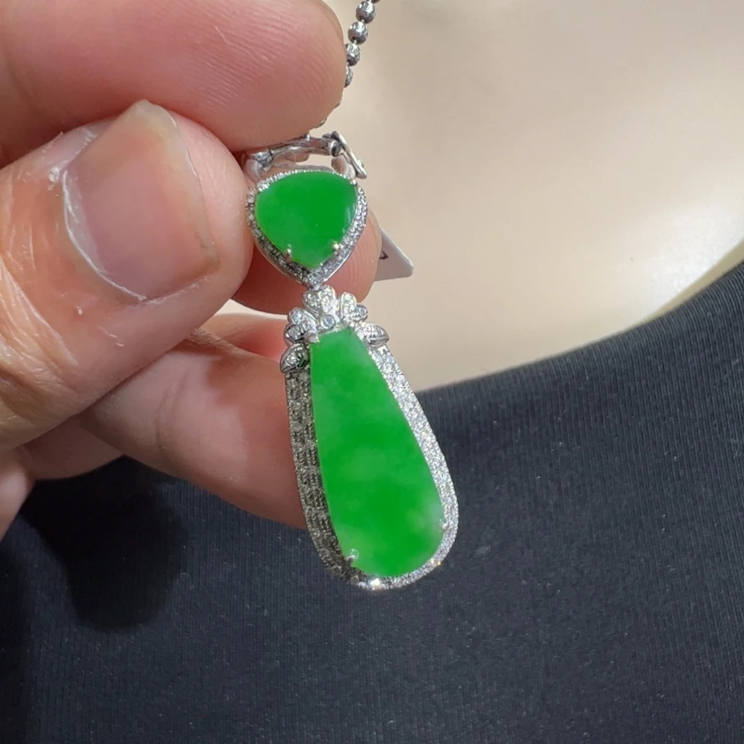 翡翠吊坠(不含链)18K金镶嵌