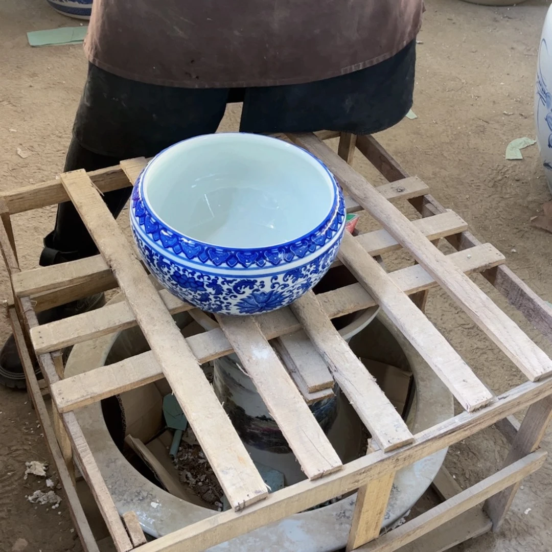 瓷片缠枝莲23高，128888888888