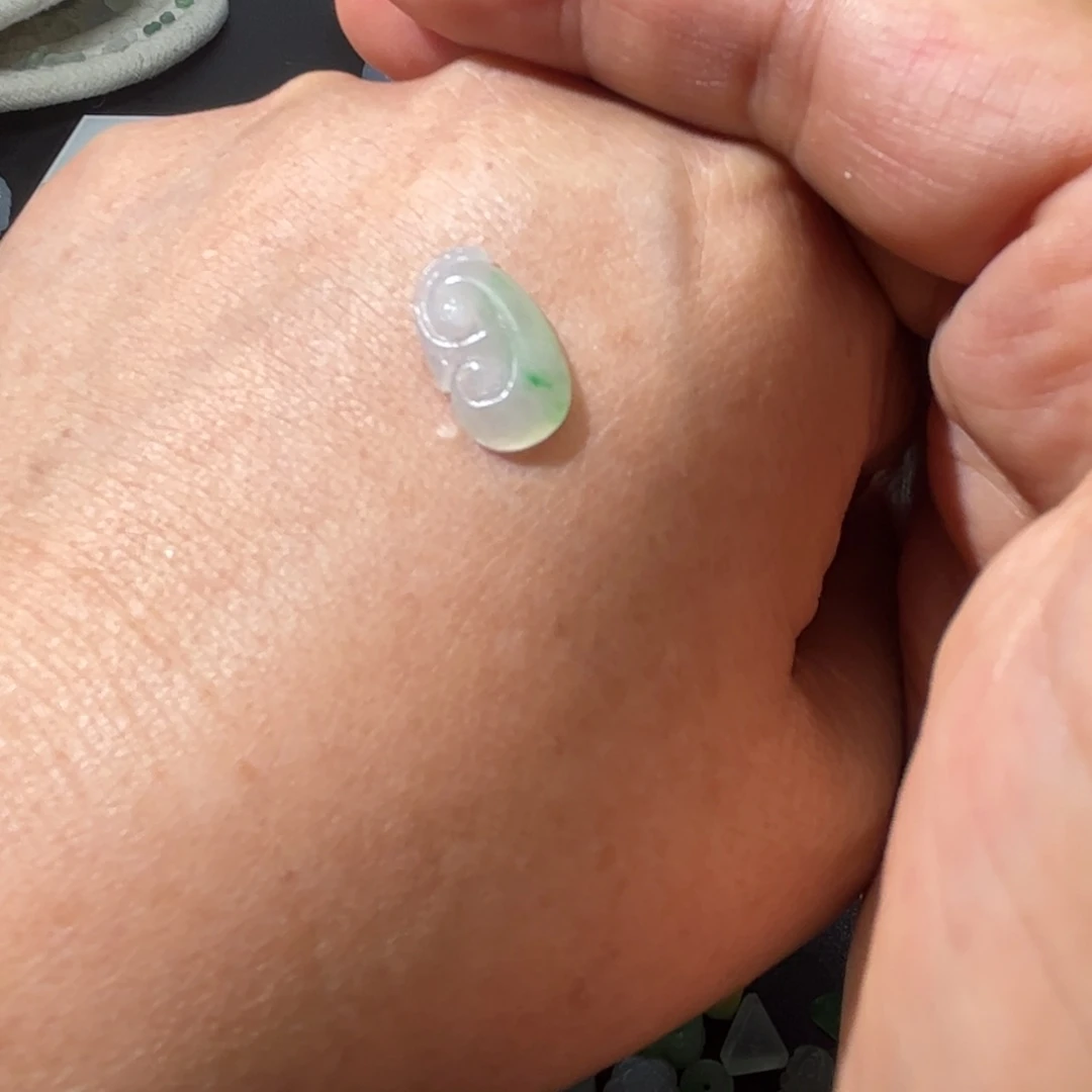 未镶嵌定制翡翠如意