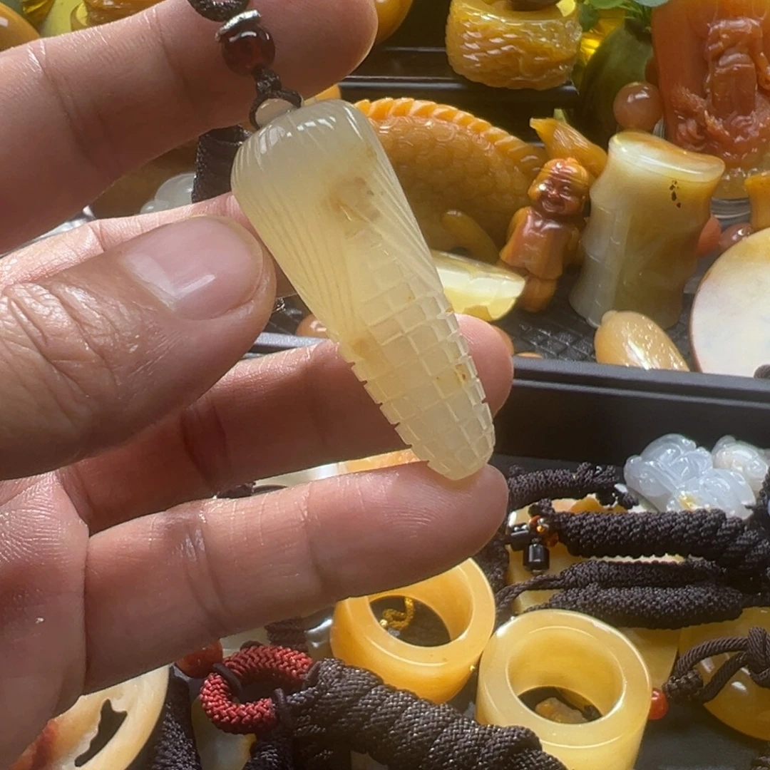 石英质玉未镶嵌颈饰