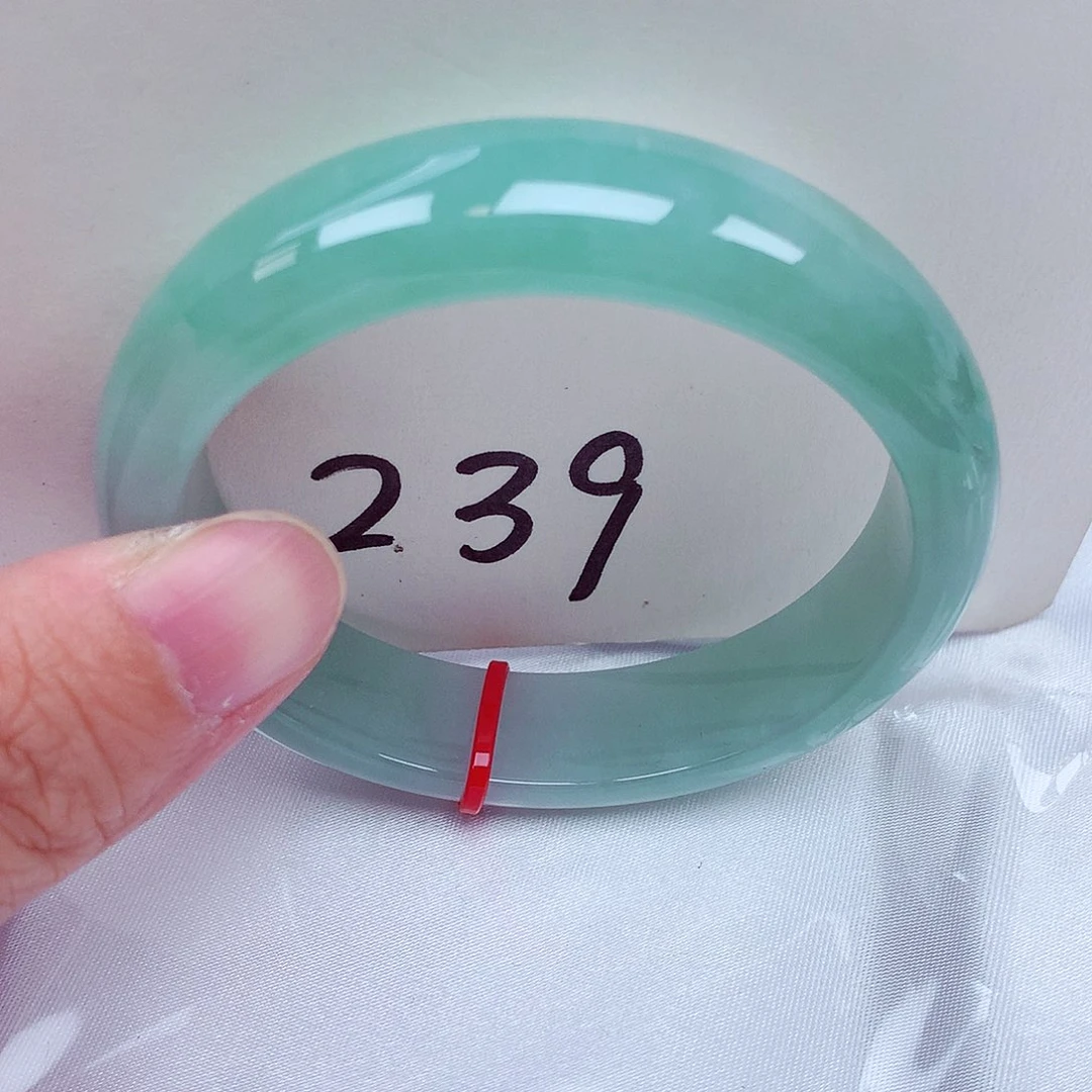 翡翠未镶嵌手镯翡翠