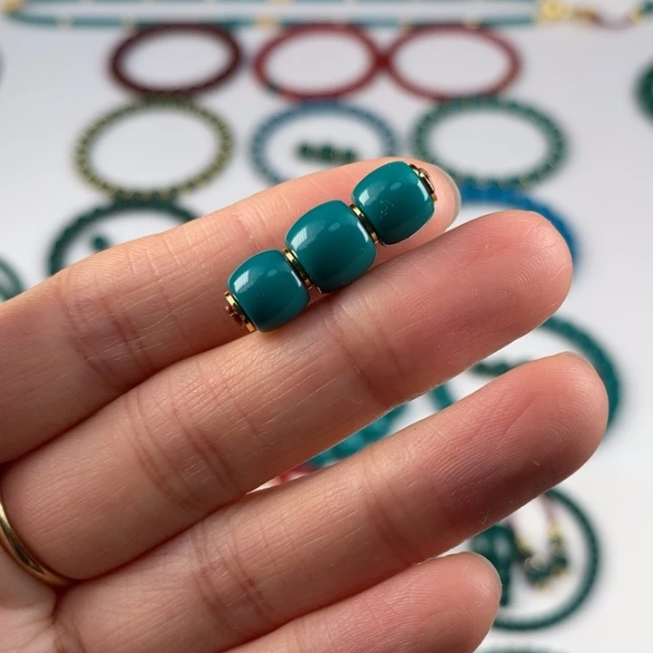 黑***士玻璃颈饰蓝绿套装