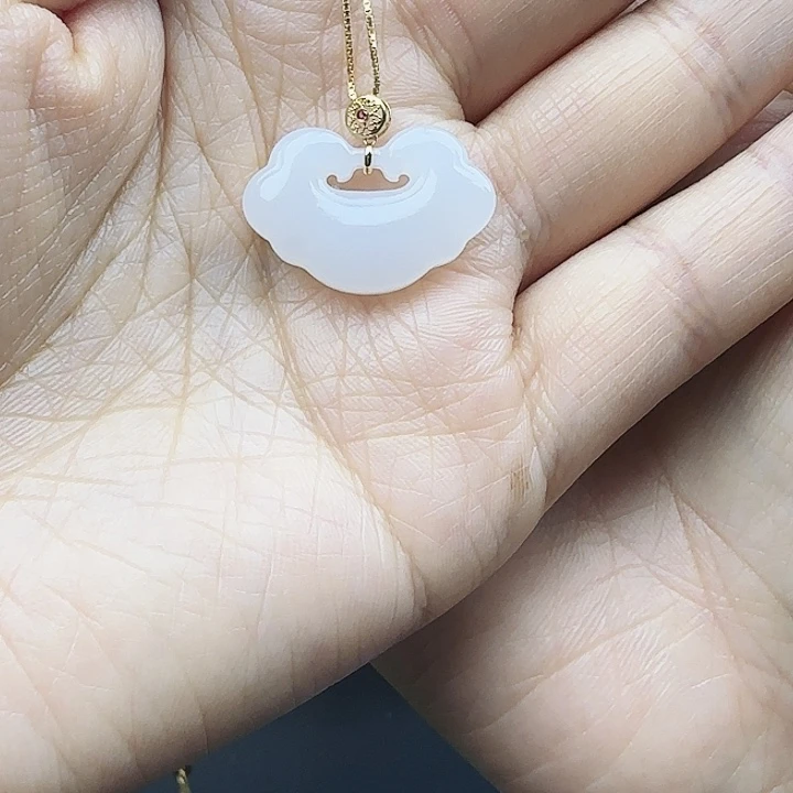 和田玉18K金镶嵌颈饰