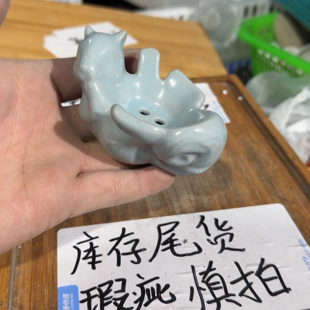 瑕疵介意勿拍陶瓷器皿A144