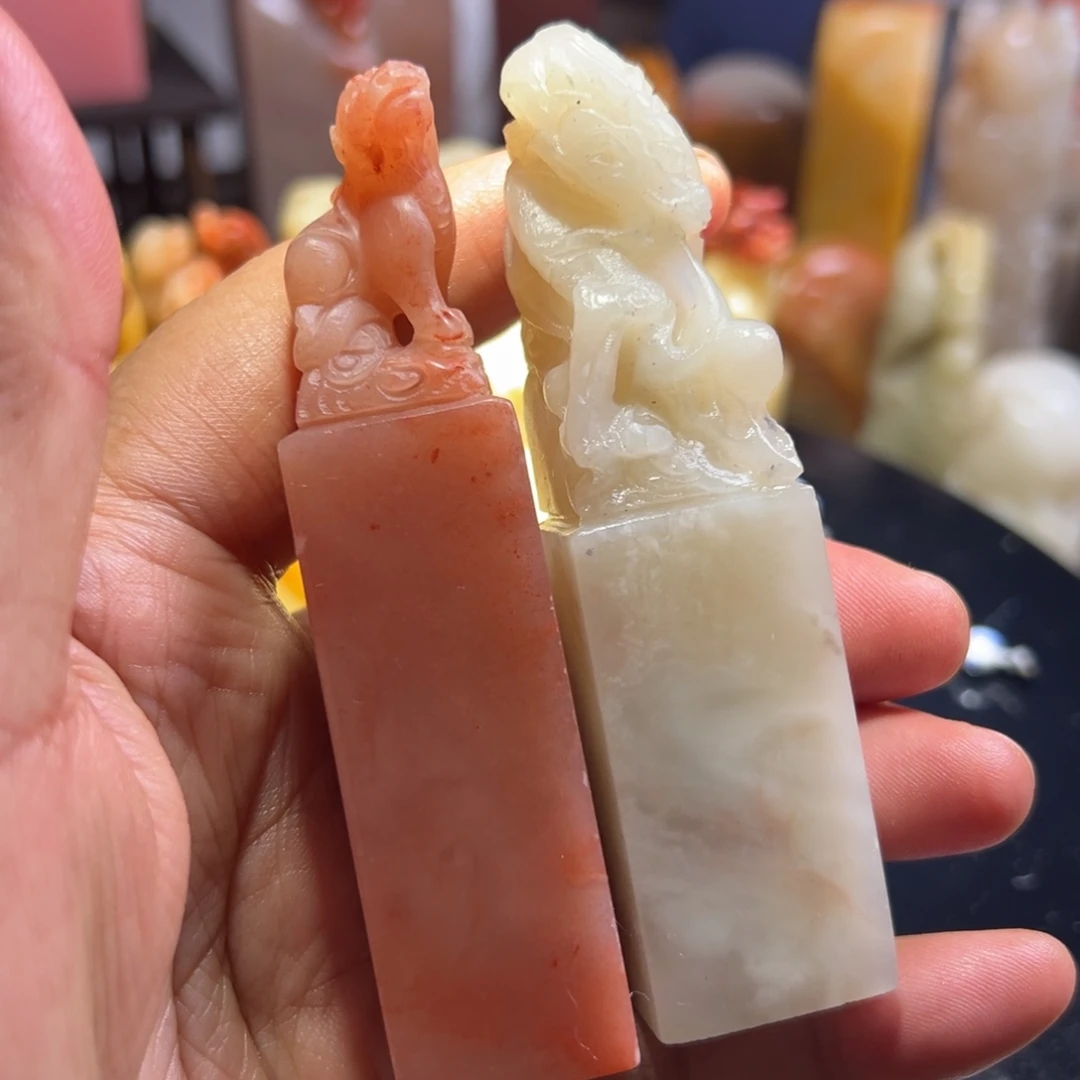 老挝石老挝石钮章