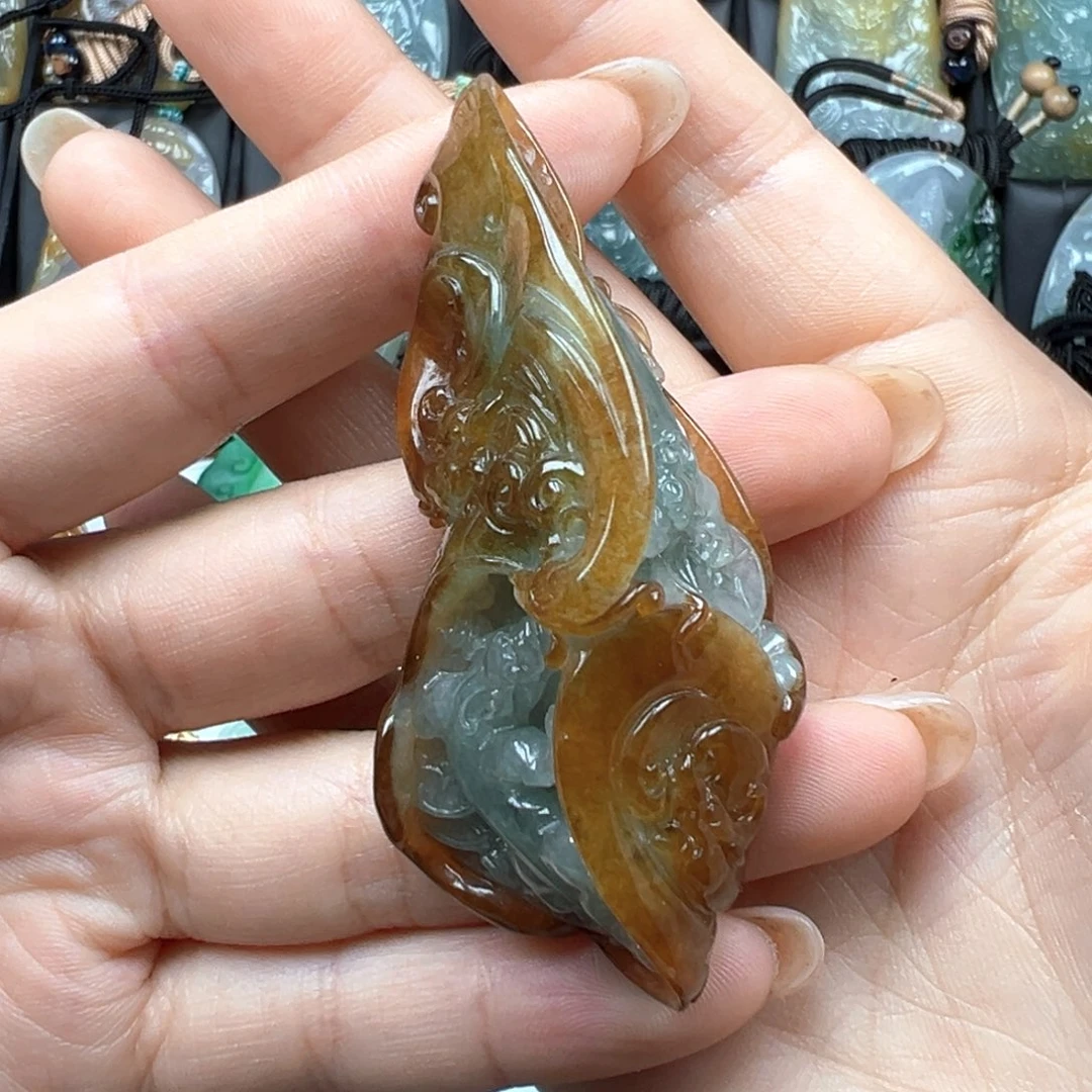 翡翠颈饰未镶嵌王**砍龙凤