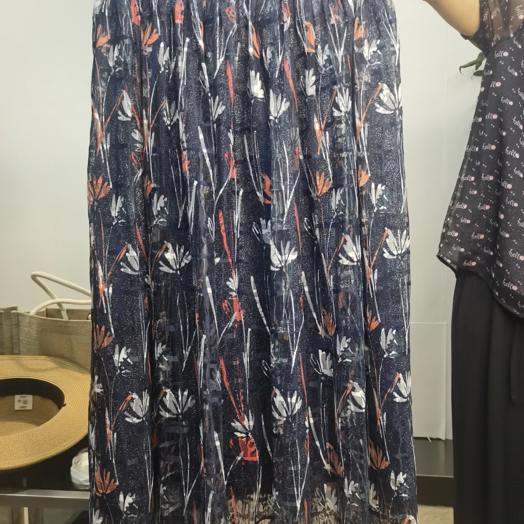 法式优雅蕾丝半裙，展现复古风情