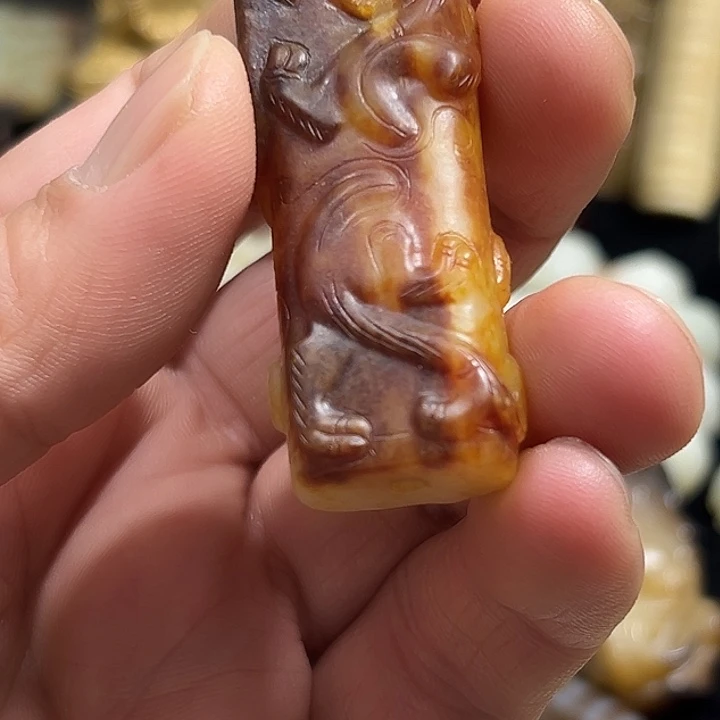 随***欲和田玉（糖玉）未镶嵌颈饰哈哈哈哈哈哈确实是深受其害