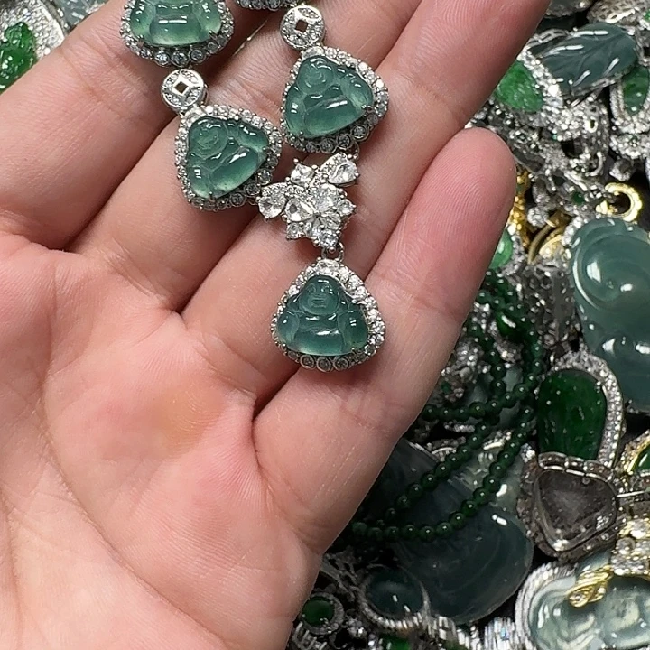 翡翠未镶嵌颈饰天然A货翡翠放漏