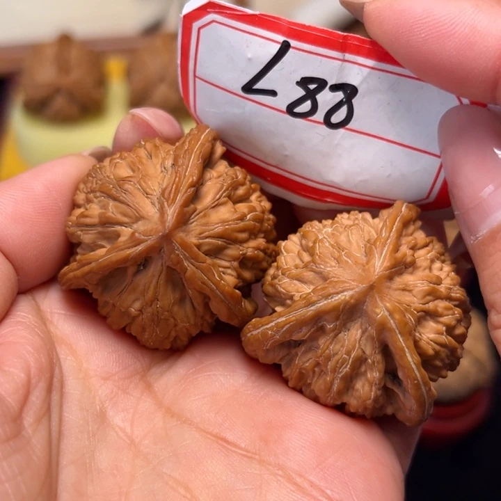 文玩核桃吊坠37全品虎头三棱88