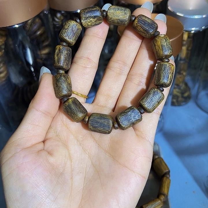 沉香手串麦****单圈老料沉水金沙叶18