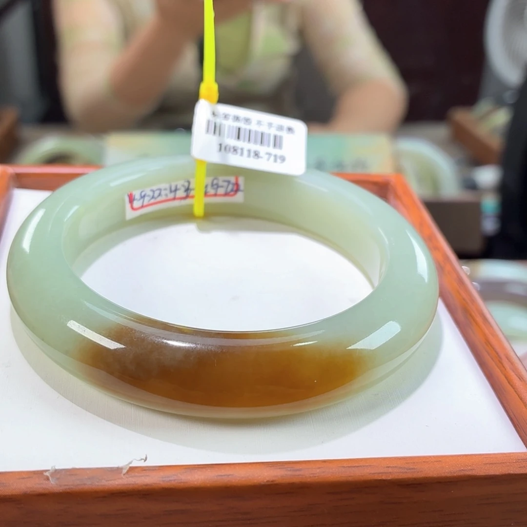 和田玉手镯未镶嵌5。58/57