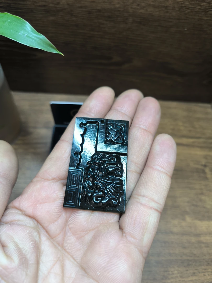 雕刻件龙生肖挂件