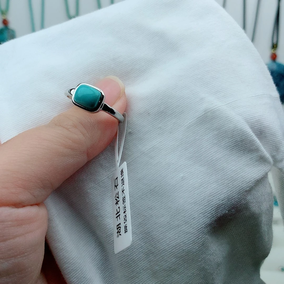 L***r绿松石未镶嵌珠宝奇石