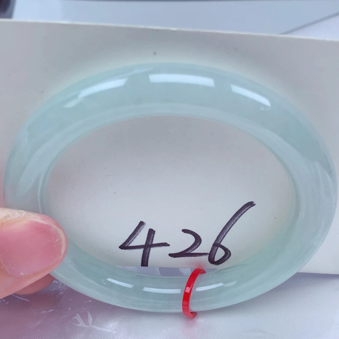 翡翠手镯未镶嵌翡翠