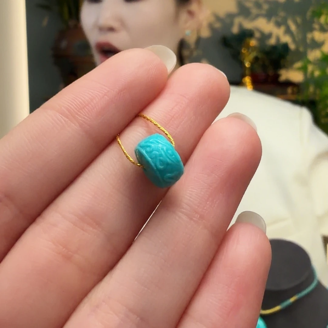 绿松石未镶嵌颈饰