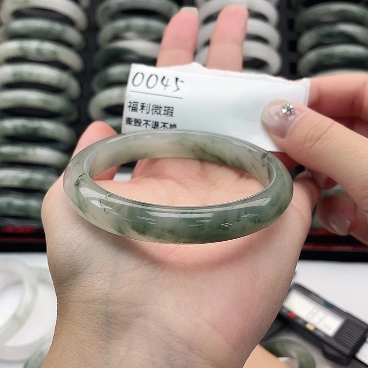 石英岩玉未镶嵌手镯