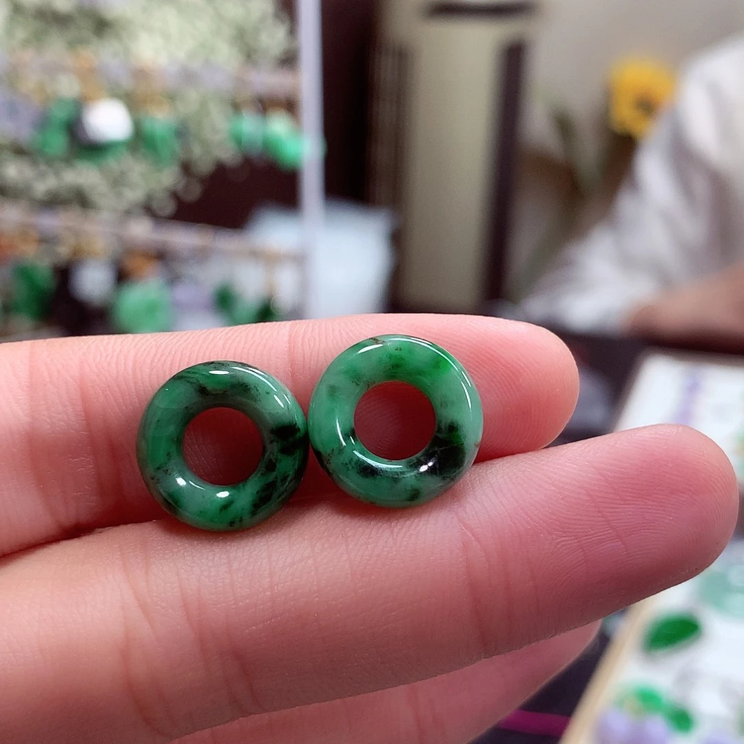 翡翠耳饰未镶嵌天然翡翠