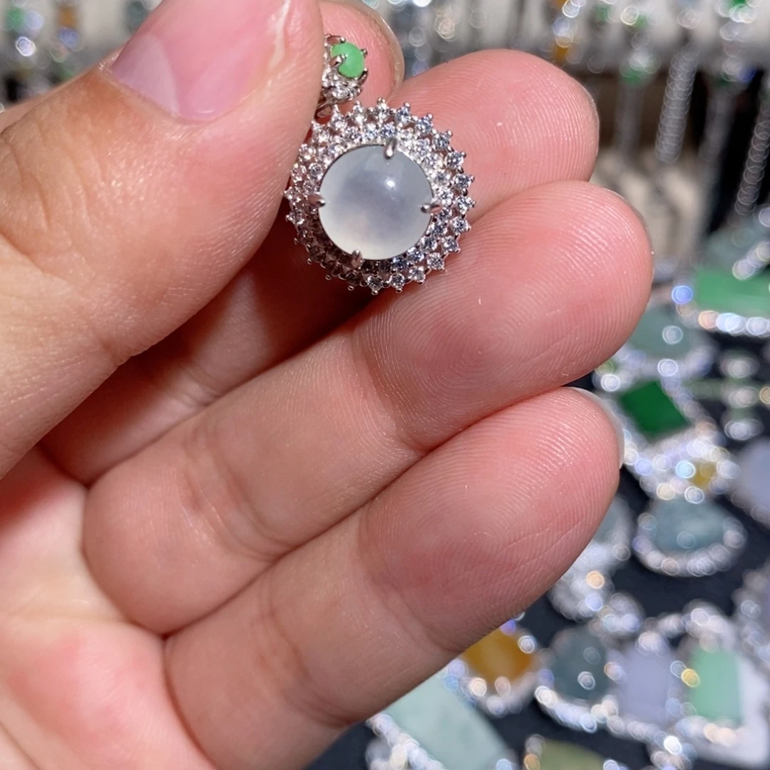 翡翠银S925镀金镶嵌颈饰h j k k