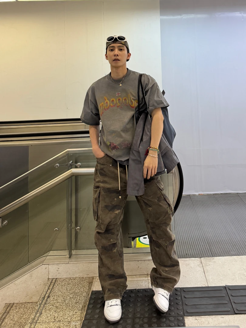 EWEAR 2025新款/美式复古做旧街头时尚超出片质感男半袖 53600