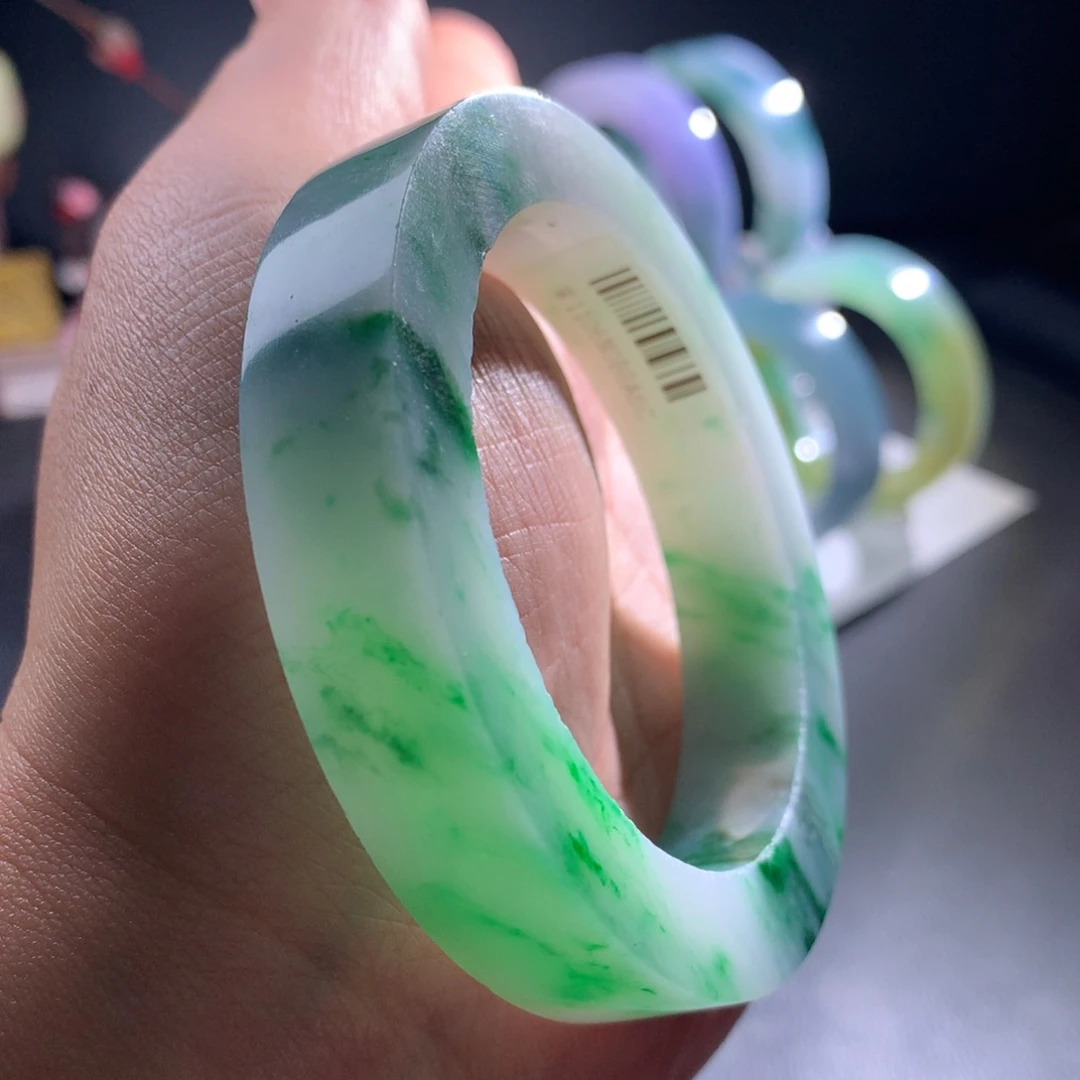 定制翡翠未镶嵌手镯