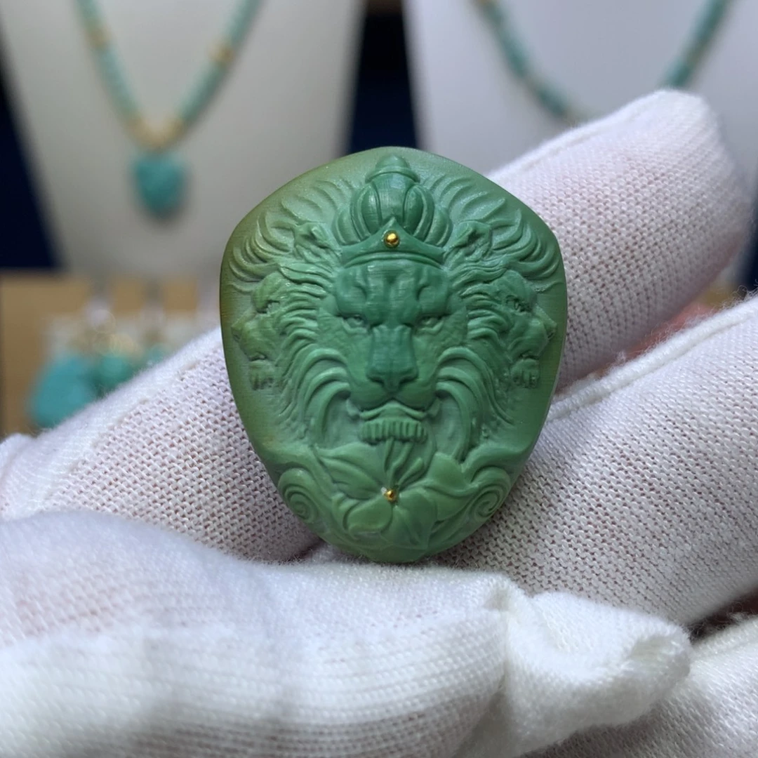 绿松石未镶嵌狮子牌