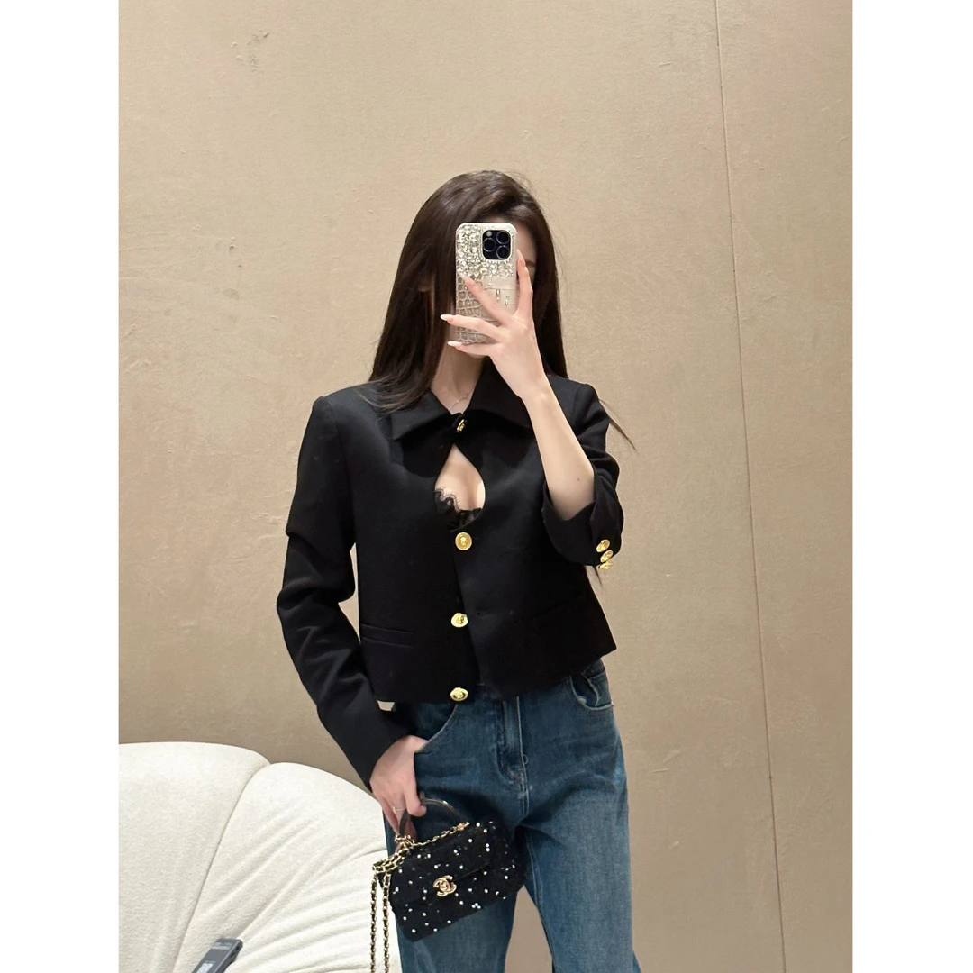 法式复古金色纽扣泪滴镂空黑色西装外套秋天气质设计感上衣长袖