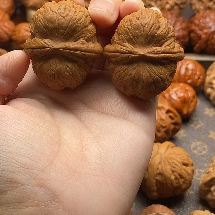 文玩核桃吊坠迟**华尺寸