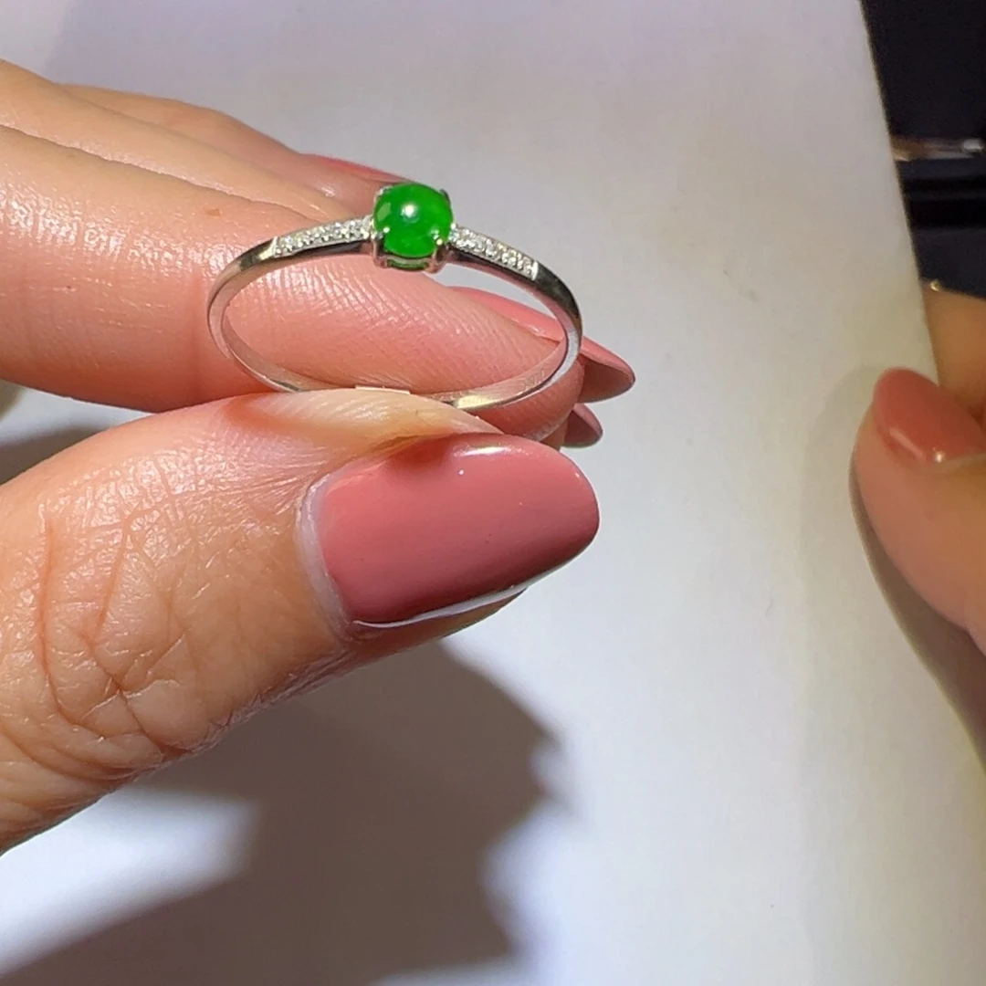 翡翠颈饰18K金镶嵌戒指