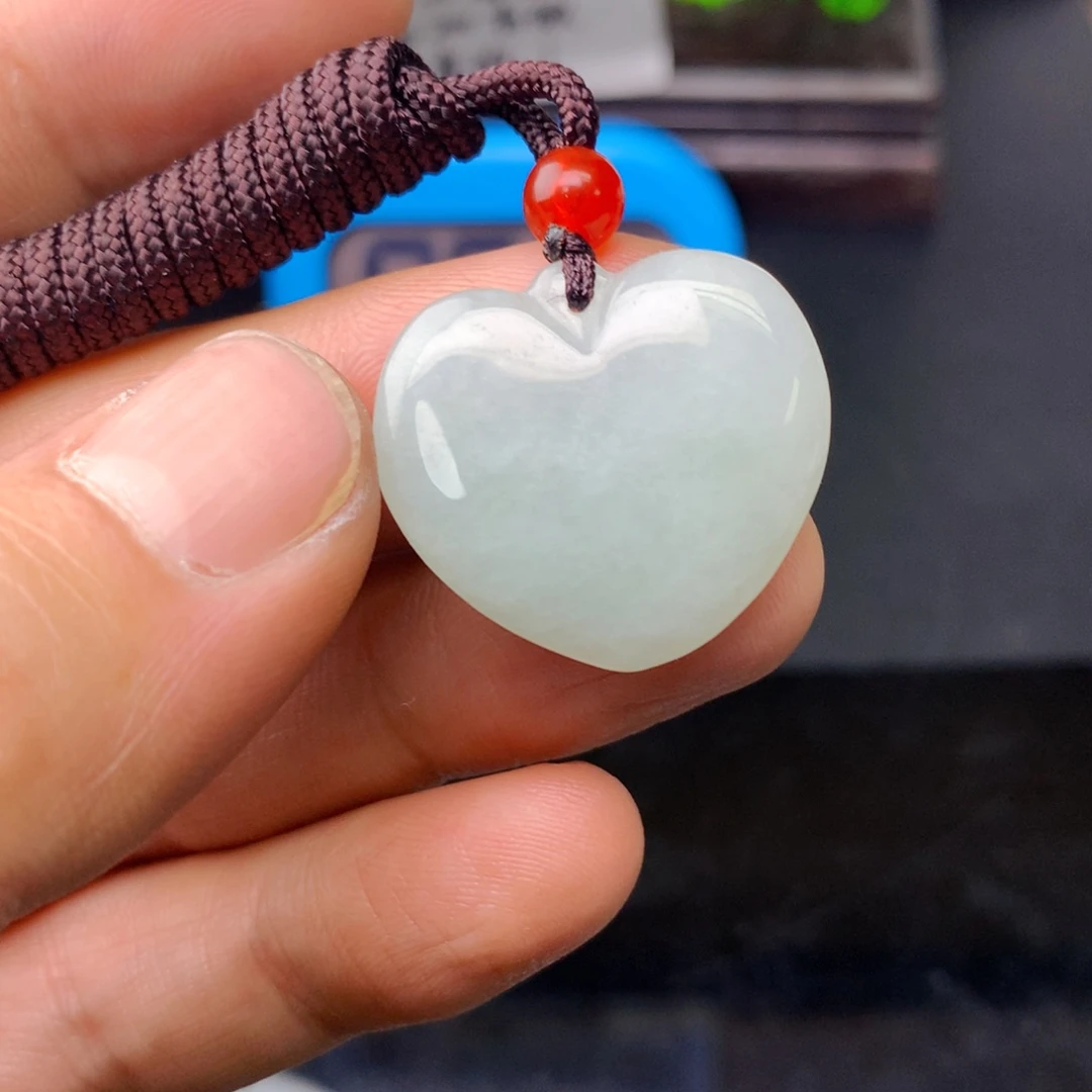 翡翠未镶嵌颈饰翡翠首饰和翡翠珠宝