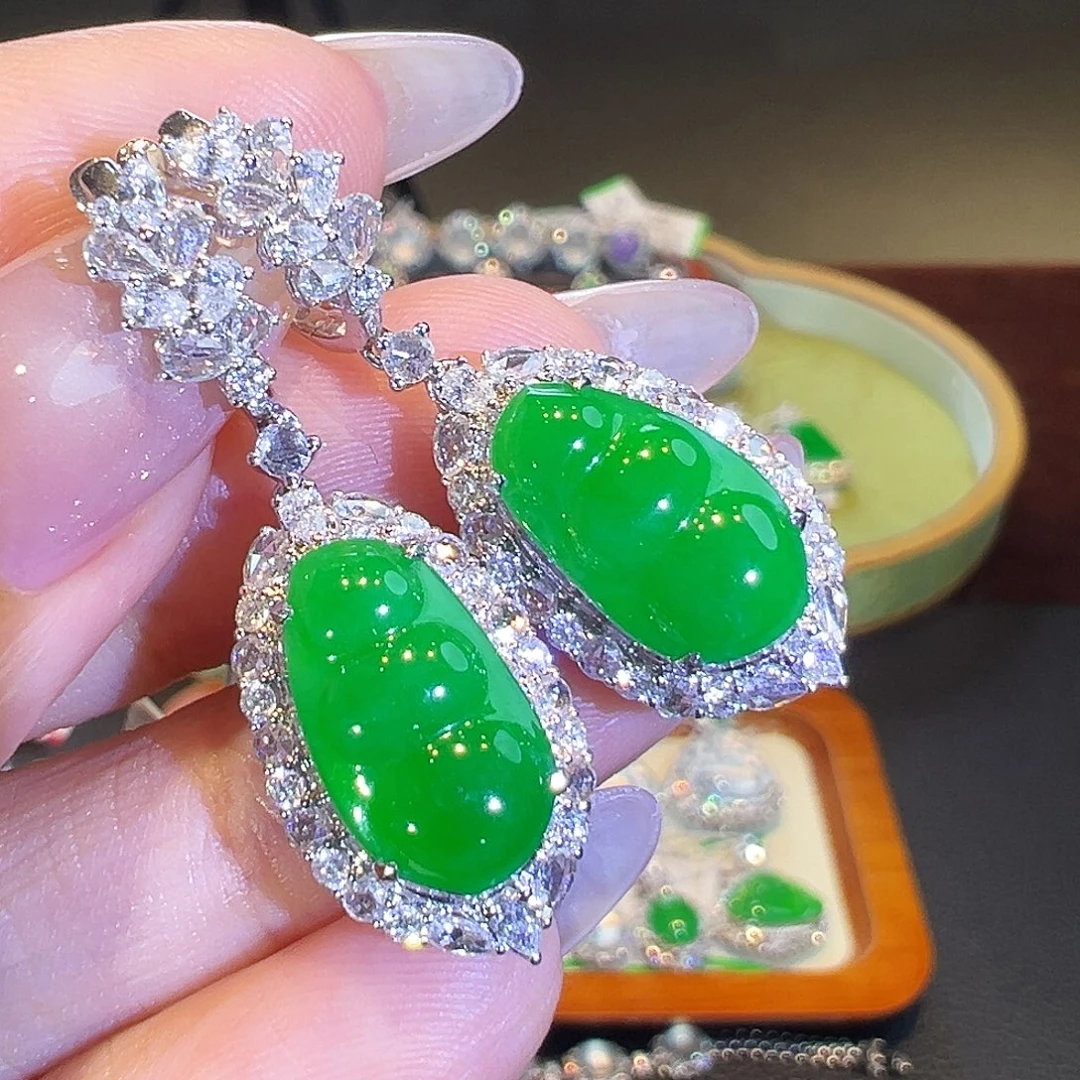 翡翠18K金镶嵌耳环翡翠