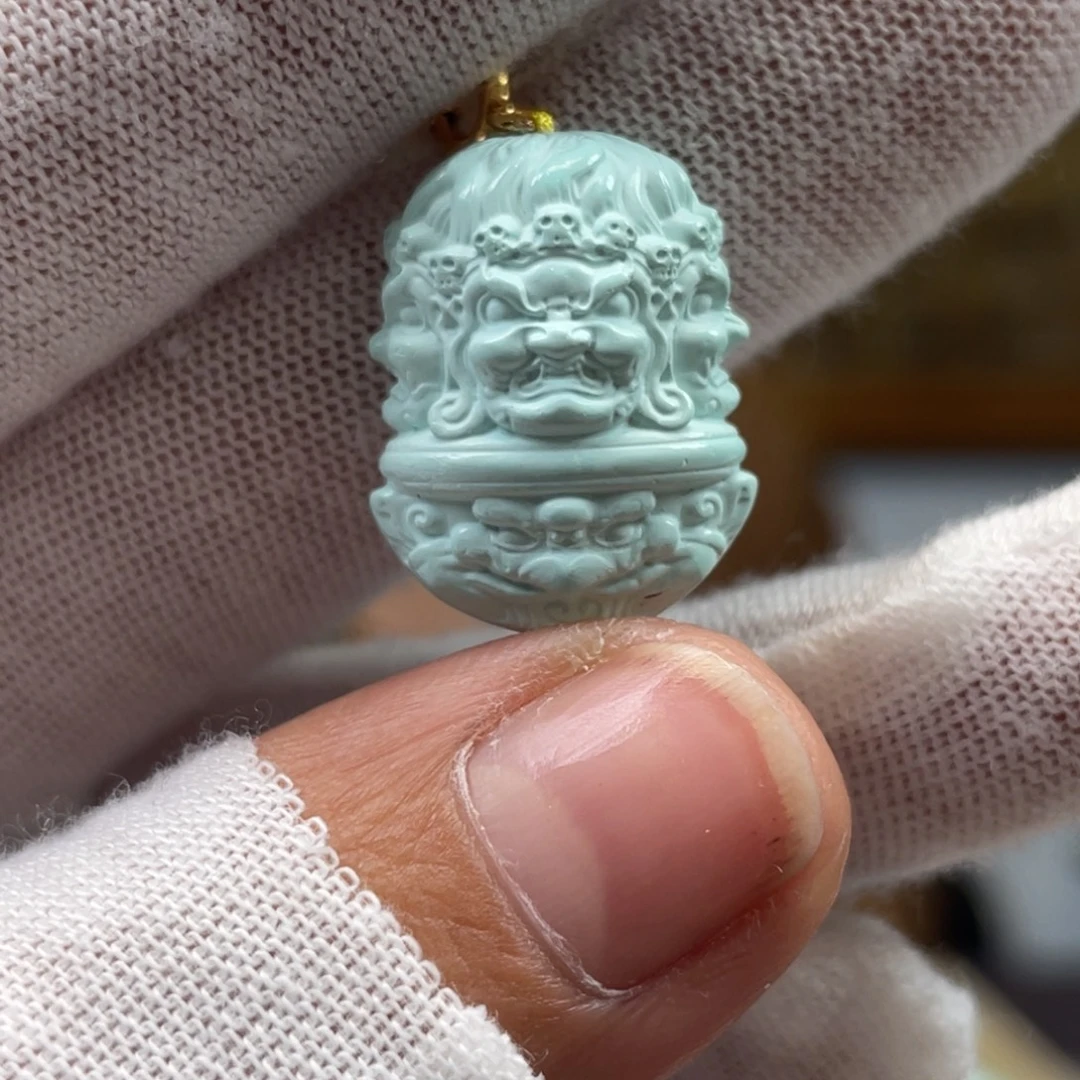 绿松石未镶嵌挂件