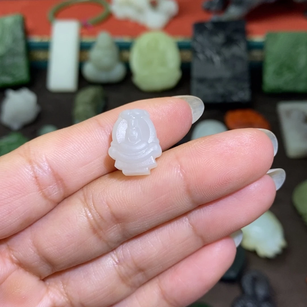 和田玉未镶嵌颈饰定制