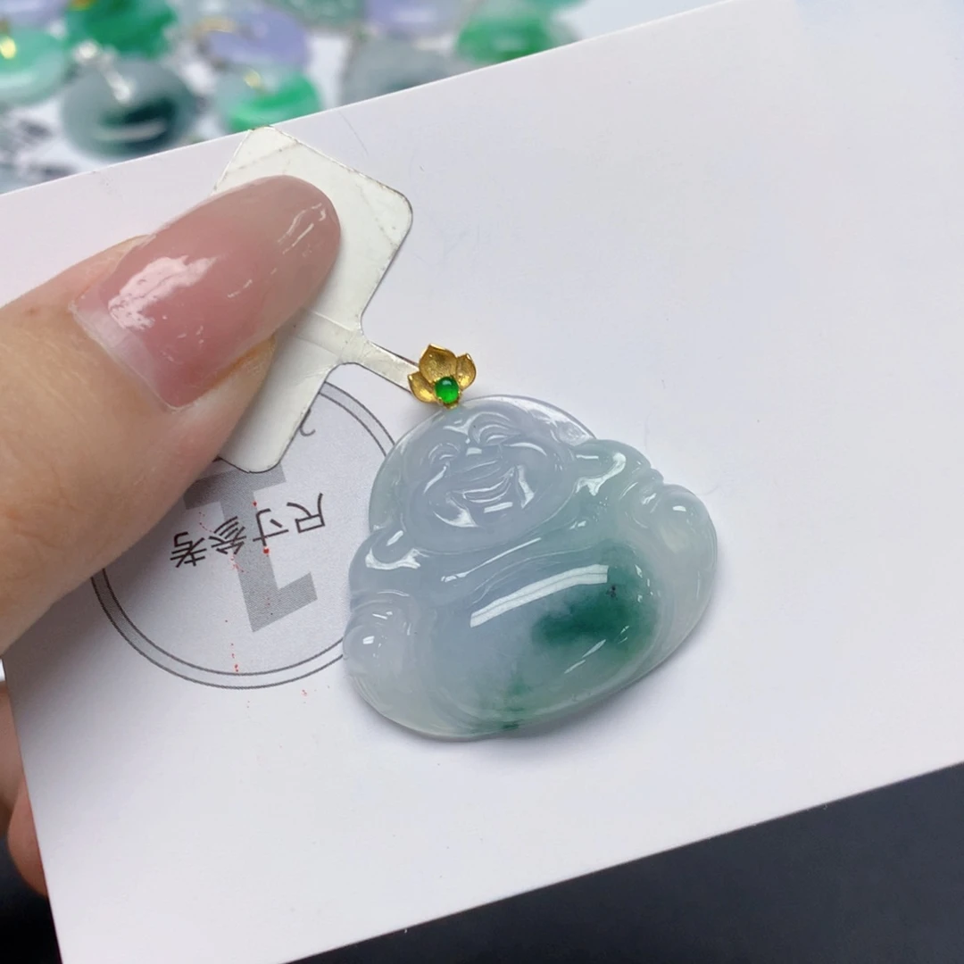 颈饰18K金镶嵌翡翠