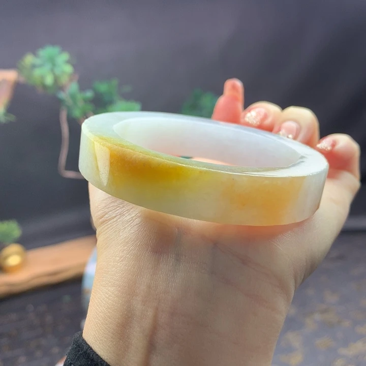 定制翡翠未镶嵌芬达黄