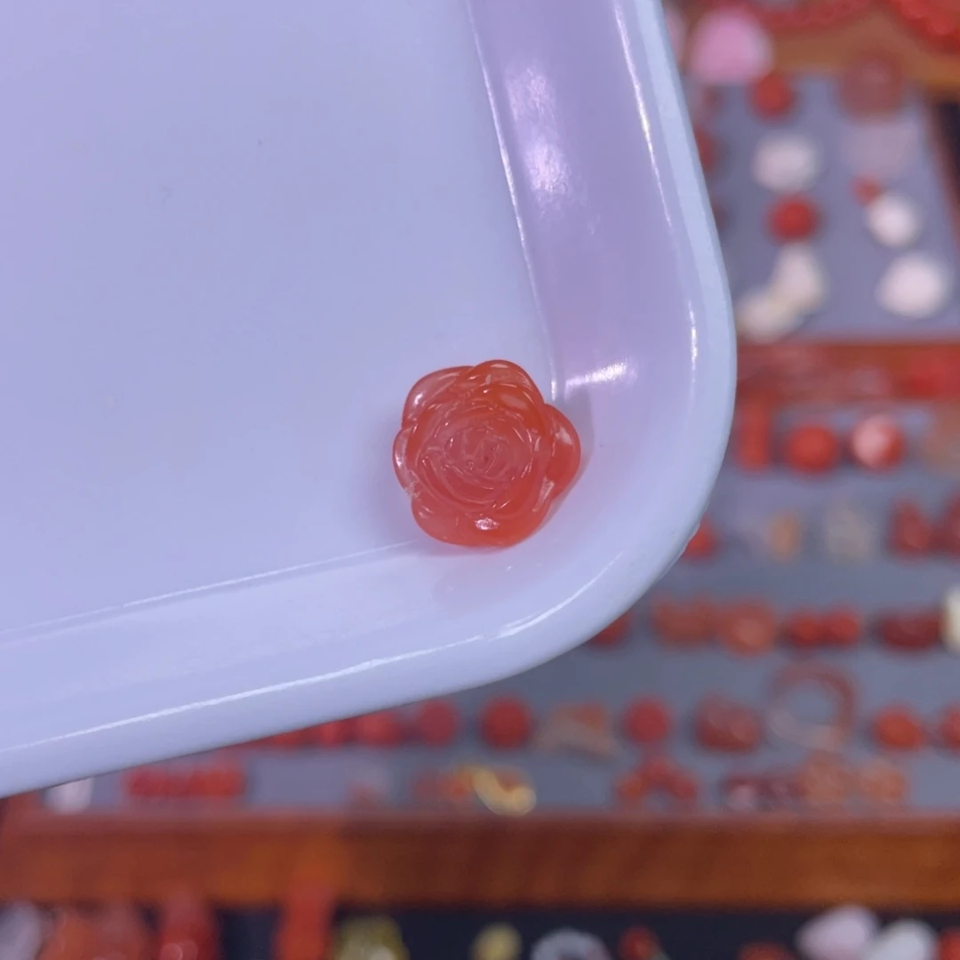 南红玛瑙未镶嵌玫瑰花