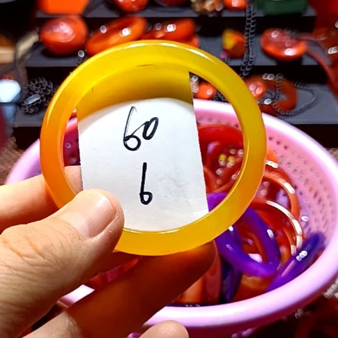 玛瑙/玉髓手镯未镶嵌